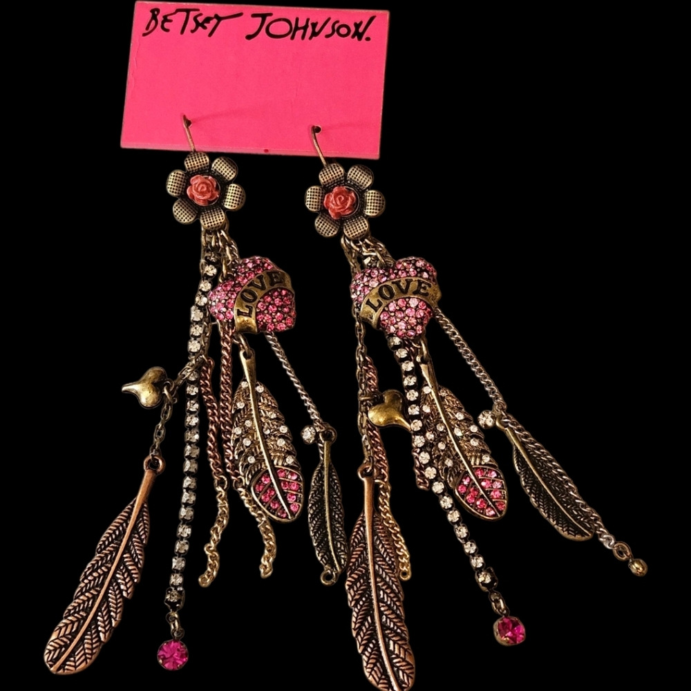 🪶🩷Betsey "FLIGHTS OF FANCY" Pink LOVE Feather Floral Heart Earrings - NWOT